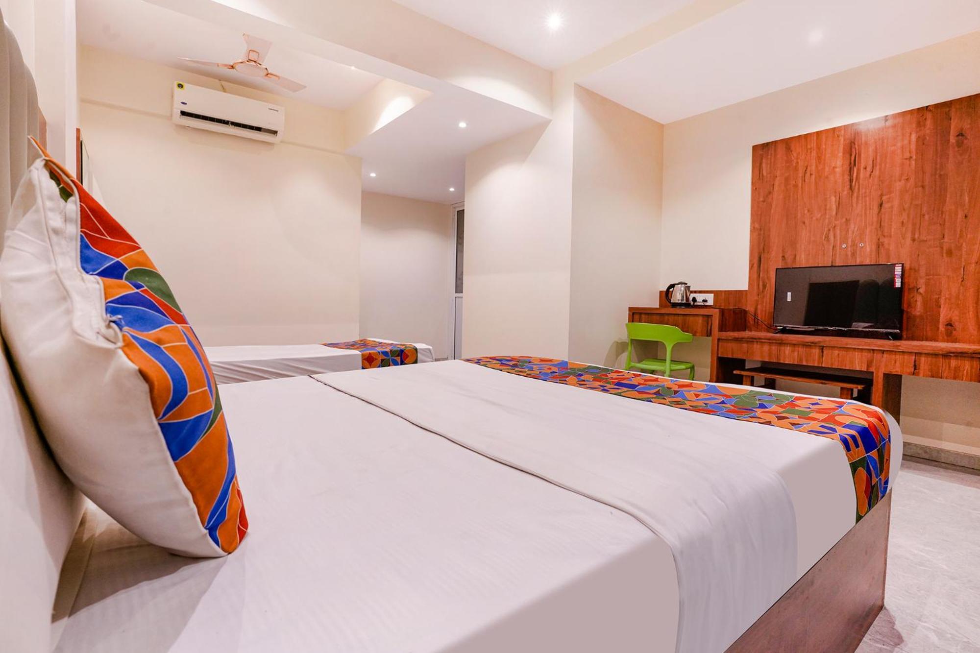 Fabexpress Utsav Residency - Nr Panvel Otel Jāmb Dış mekan fotoğraf