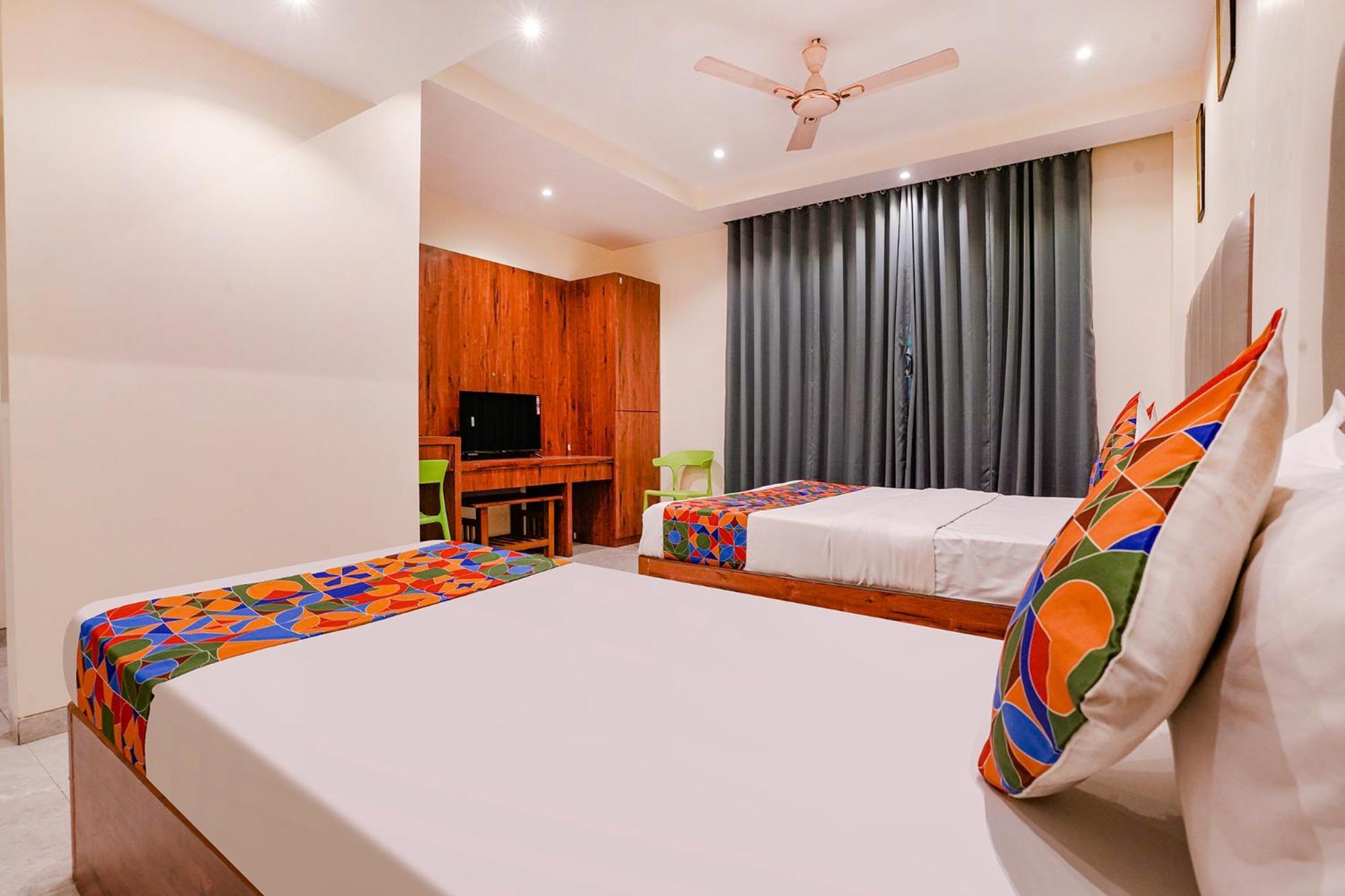 Fabexpress Utsav Residency - Nr Panvel Otel Jāmb Dış mekan fotoğraf