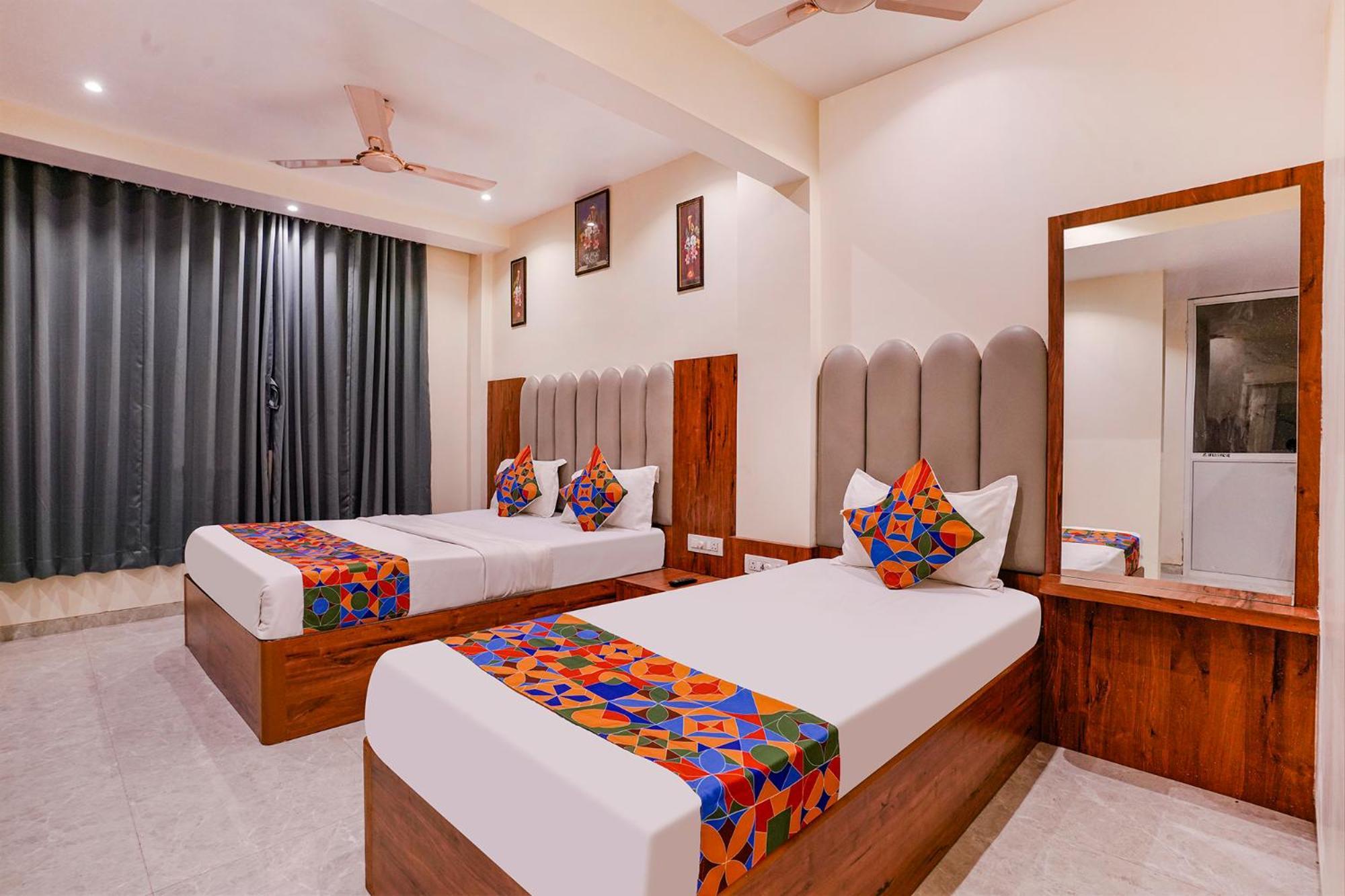 Fabexpress Utsav Residency - Nr Panvel Otel Jāmb Dış mekan fotoğraf