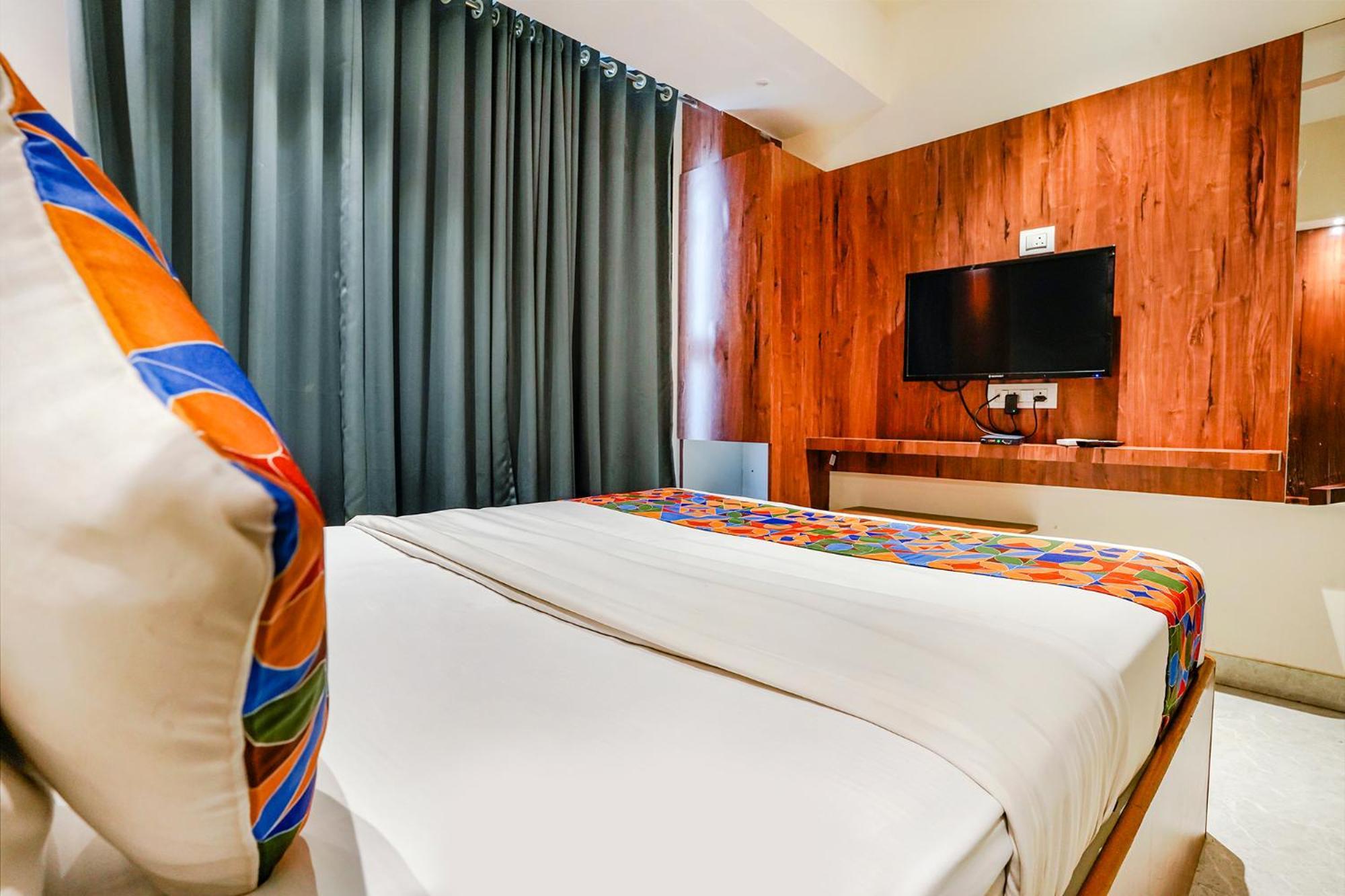 Fabexpress Utsav Residency - Nr Panvel Otel Jāmb Dış mekan fotoğraf