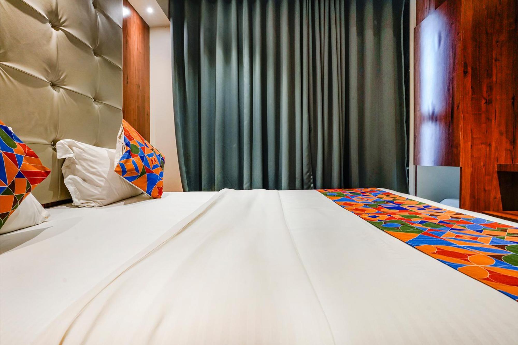 Fabexpress Utsav Residency - Nr Panvel Otel Jāmb Dış mekan fotoğraf