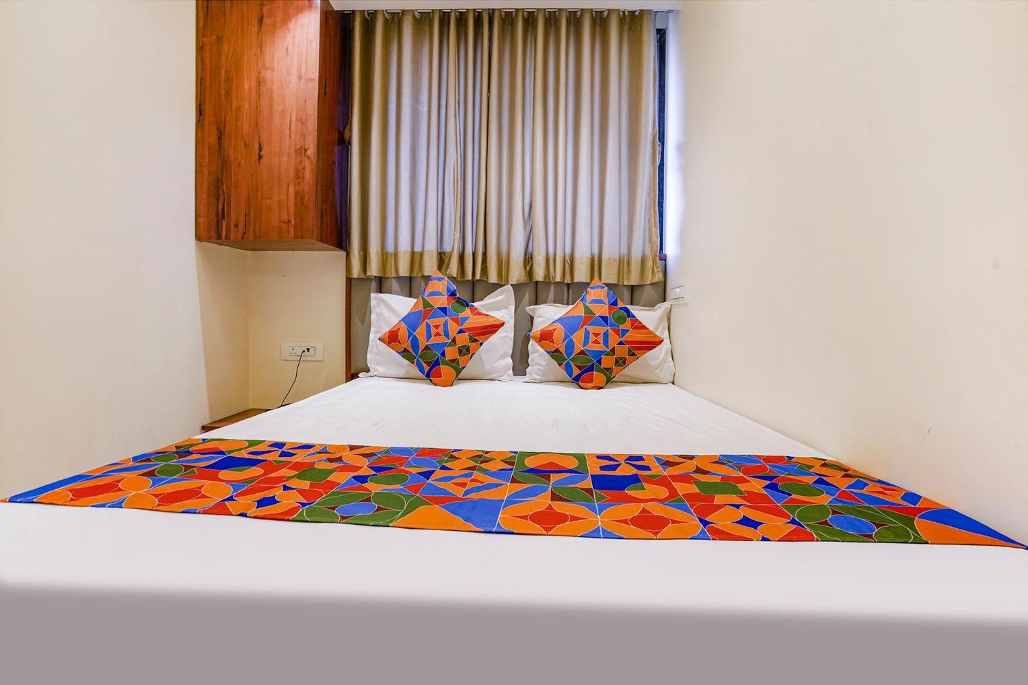 Fabexpress Utsav Residency - Nr Panvel Otel Jāmb Dış mekan fotoğraf